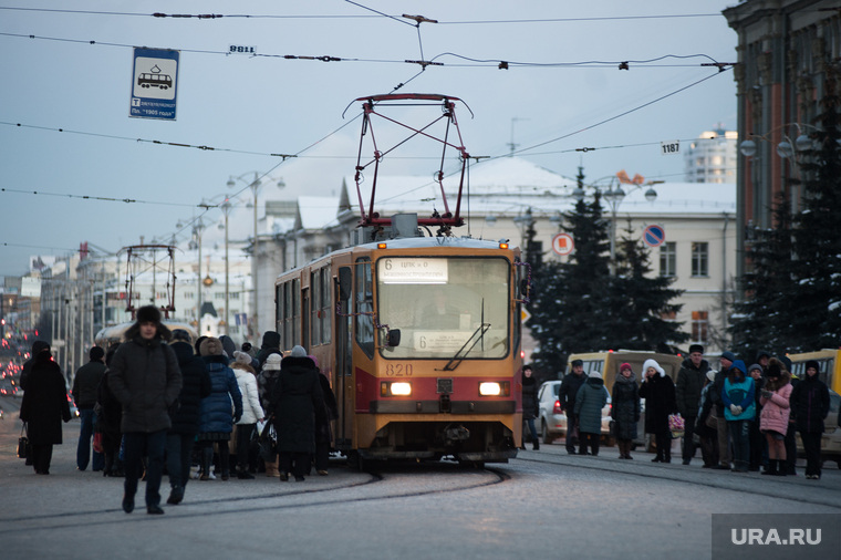 Общественный транспорт Екатеринбурга, общественный транспорт, центр города, пассажиры, трамвай