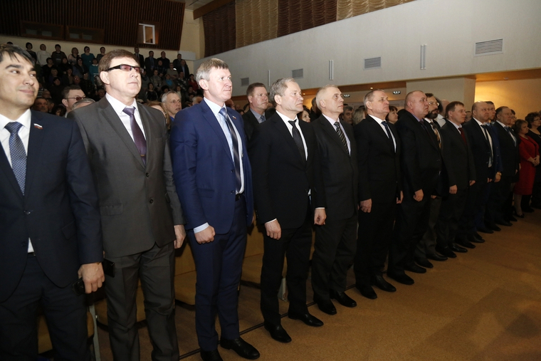 Поприветствовать нового главу приехали коллеги и депутаты