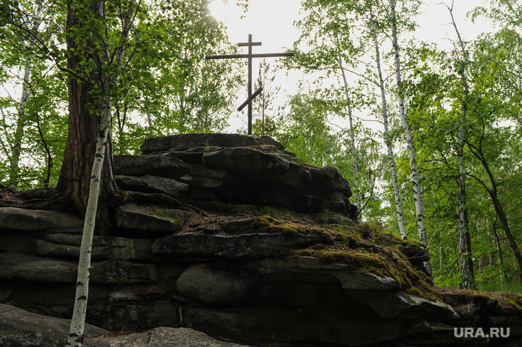 Поклонный крест на острове Веры. Архив. Челябинск, поклонный крест, остров веры