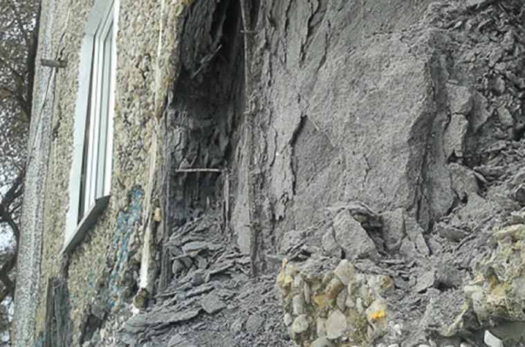 На Синих Камнях в Екатеринбурге обрушилась стена здания