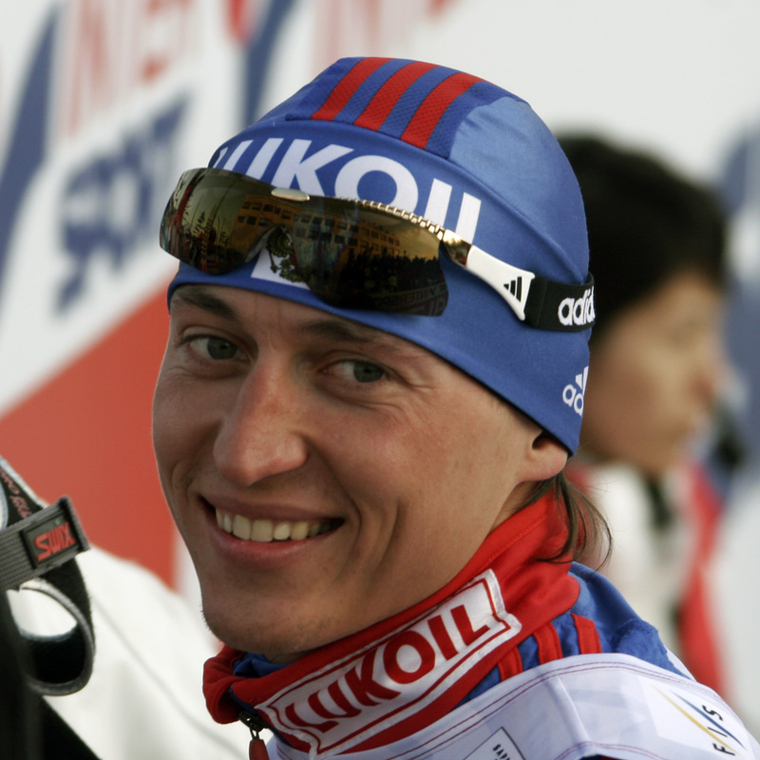 Александр Легков на Олимпиаде в Сочи выиграл марафон 50 км