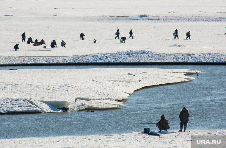 Погода. Пермь, лед на реке, лед, рыбаки, зимняя рыбалка, водоем
