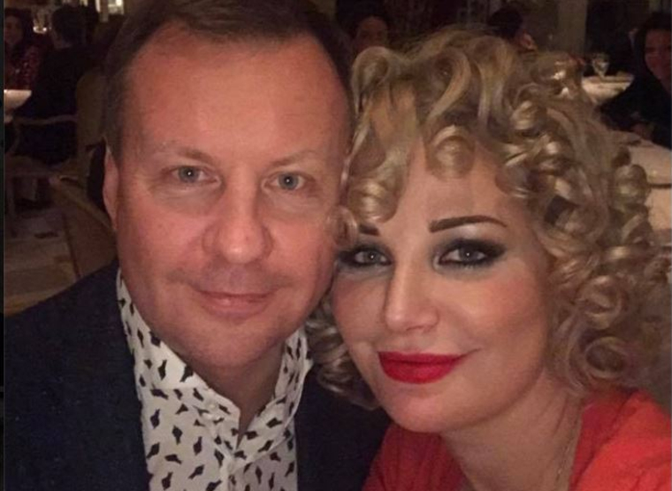 Денис Вороненков и Мария Максакова всю ночь спасали свое имущество