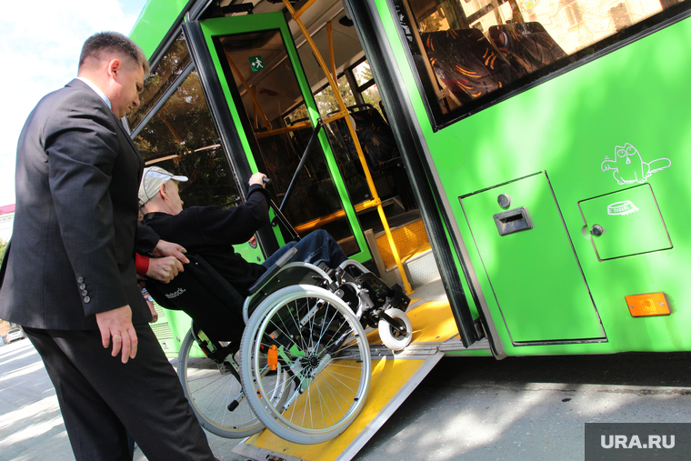Презентация низкопольного
автобуса
Курган, инвалид, инвалид-колясочник, низкопольный автобус