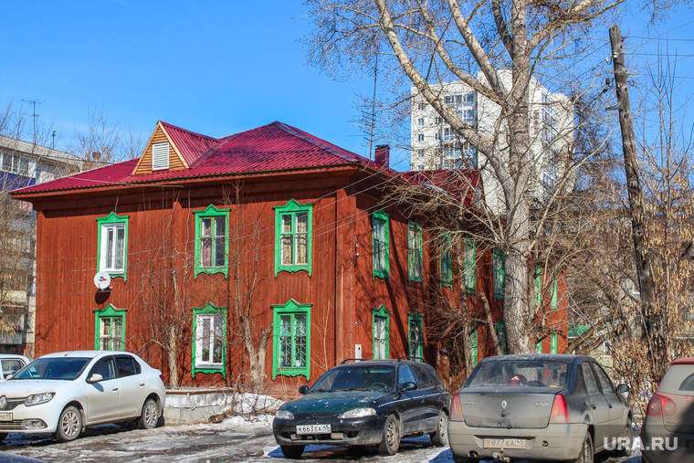 Капитально ремонтируют даже деревянные бараки