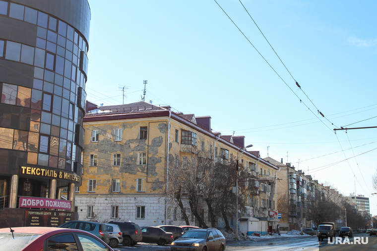 Новенькие крыши не вяжутся с внешним видом домов