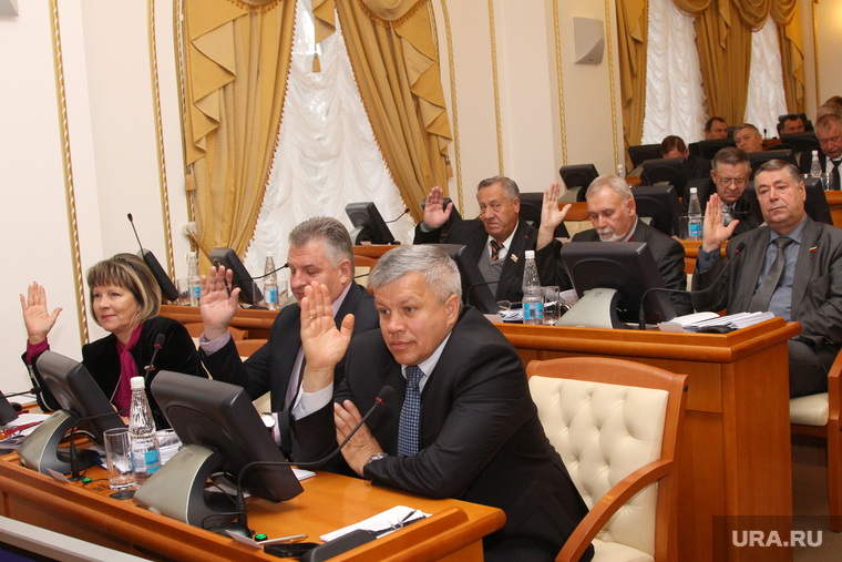 Заседания комитета облдумы по экономической политике
Курган, казаков владимир, голосование