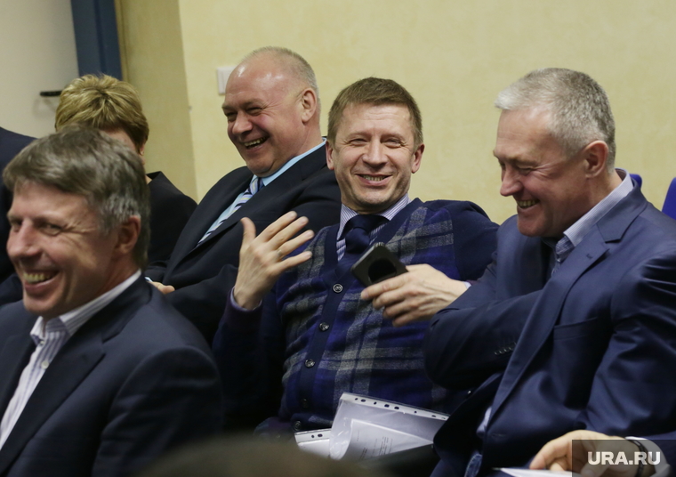 Сергей Клепцин (в центре) неожиданно стал кандидатом в губернаторы