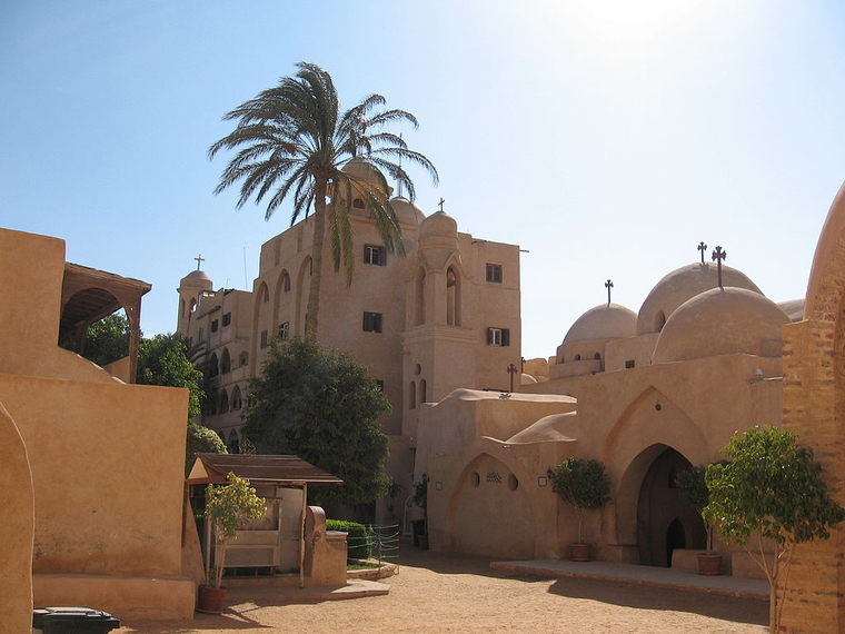Террористы покусились на коптскую церковь в Египте