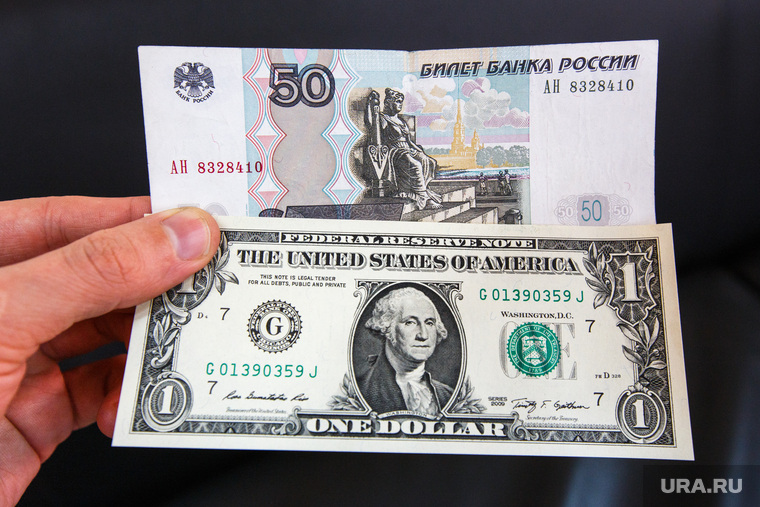 Рубль сохранит свои позиции по отношению к доллару