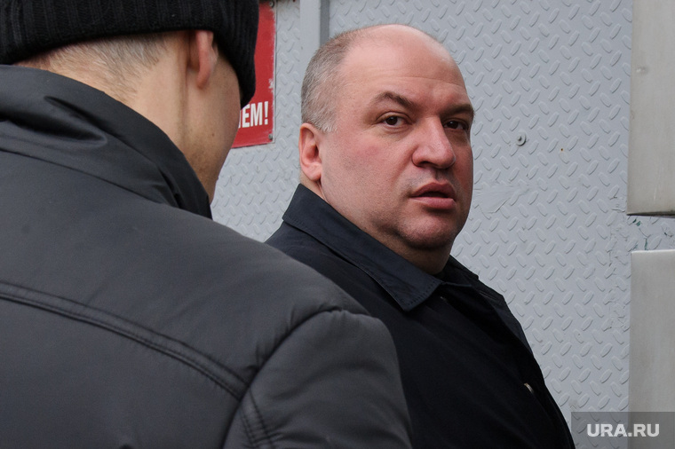 Александр Горбунов, известный по рейдерским захватам рынков в Екатеринбурге, обеспечивал сегодня порядок на 4-й овощебазе