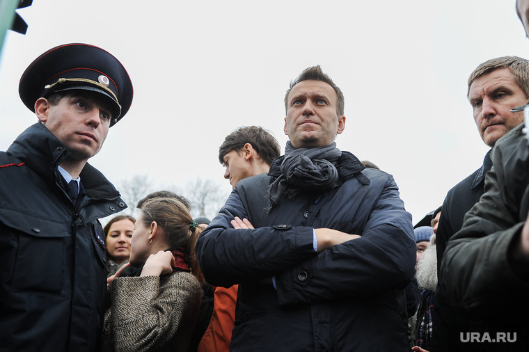 Алексей Навальный встретился с волонтерами своего штаба, выступил на митинге против Томинского ГОК и провел пресс-конференцию для журналистов. Челябинск, навальный алексей