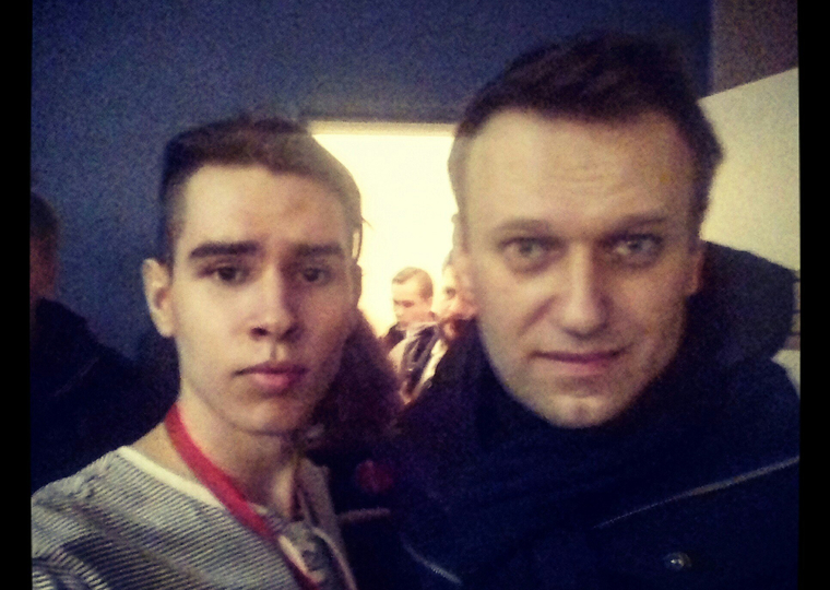 Школьник главной фотографией в своей соцсети сделал снимок с Навальным