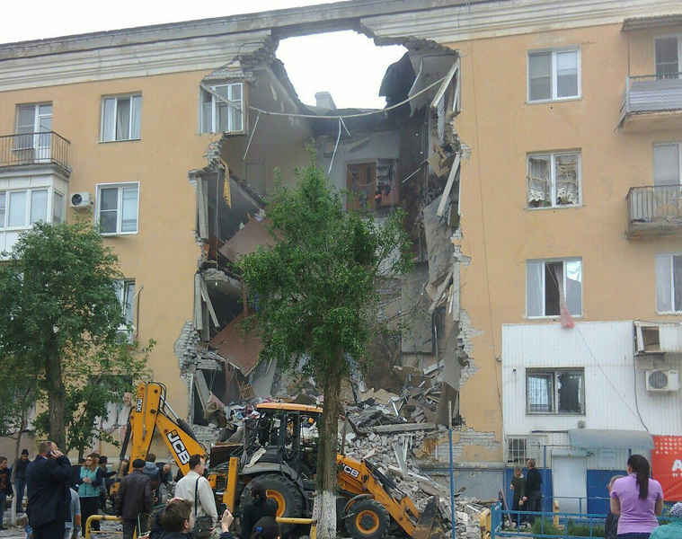 На месте взрыва развернут оперативный штаб