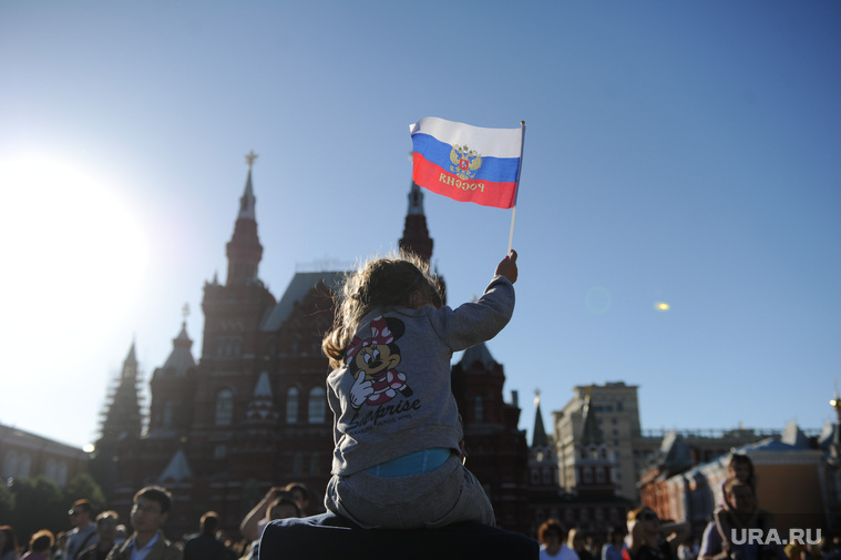 Концерт по случаю Дня России на Красной площади. Москва, флаг россии