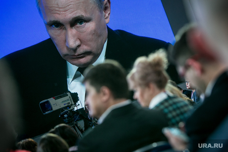 12 ежегодная итоговая пресс-конференция Путина В.В. Москва, путин на экране