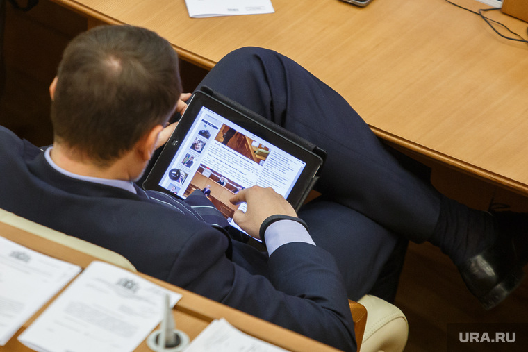 Заседание Заксо. Екатеринбург, айпад, планшет, сми, интернет, ipad