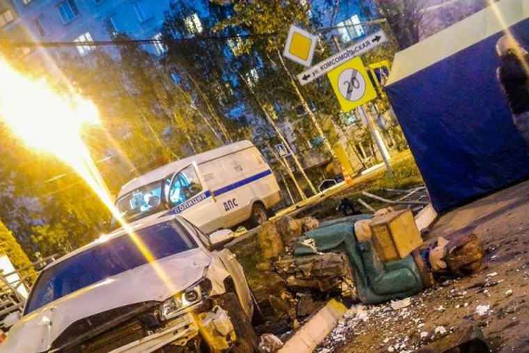 Иномарка снесла памятник персонажу повести детского писателя Эдуарда Успенского