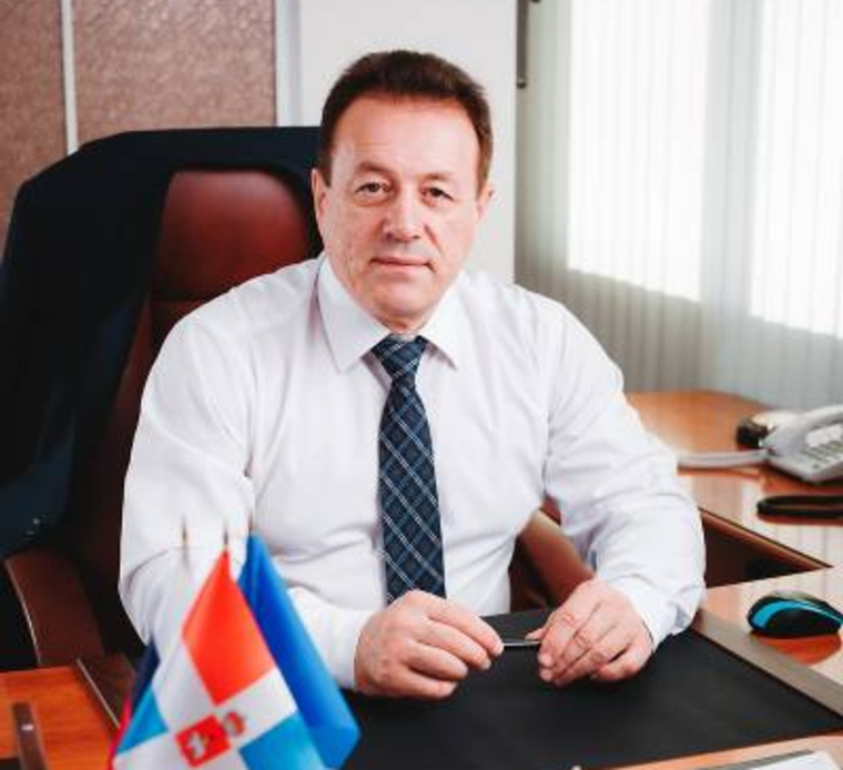 Юрий Востриков утверждает, что не оказывает давления на депутатов