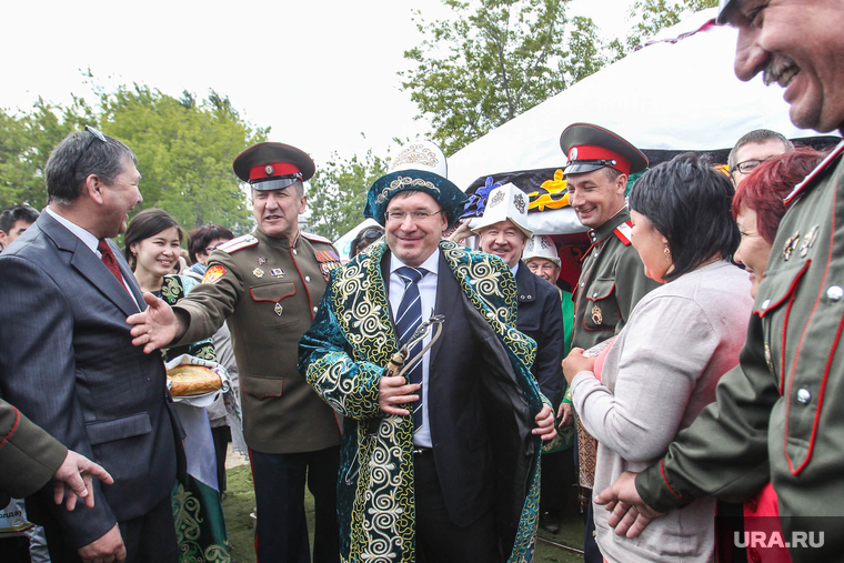 Фестиваль "Мост дружбы". Июнь 2014. Тюмень, казаки, якушев владимир, национальный костюм