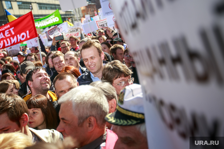 Митинг против закона о реновации Москвы. Москва, плакаты, навальный алексей