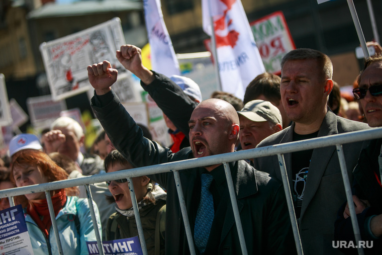 Митинг против закона о реновации Москвы. Москва, плакаты