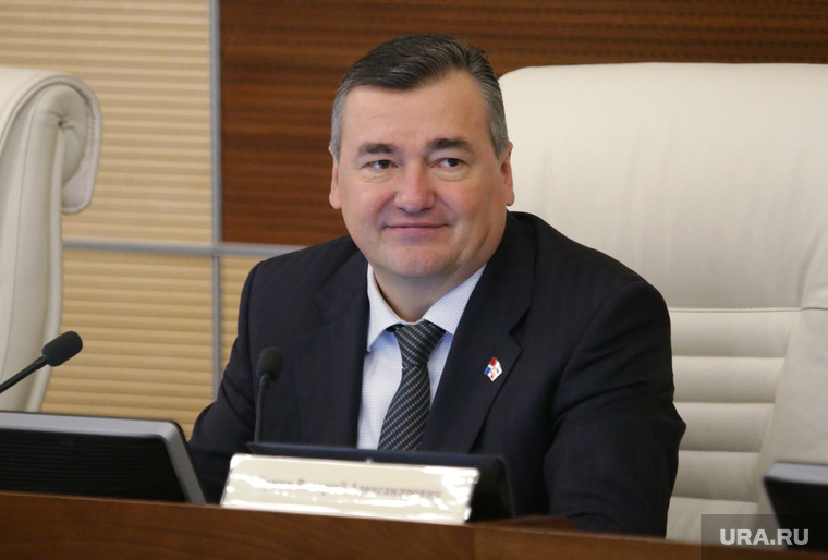 Валерий Сухих запретил обсуждать губернатора