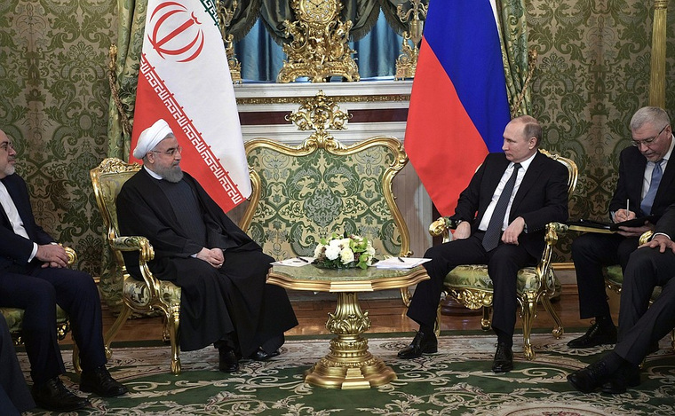 О безвизовом режиме для туристов главы России и Ирана договорились в марте 2017 года во время визита Хасана Роухани в Москву