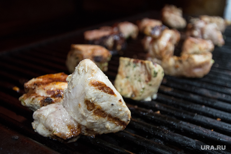 Шашлыки к майским праздником в Steakhouse. Екатеринбург, шашлык, жарка мяса, гриль, еда