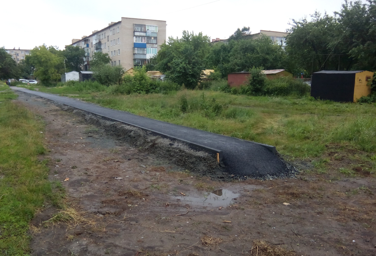 Такой тротуар получили чебаркульцы от местной власти