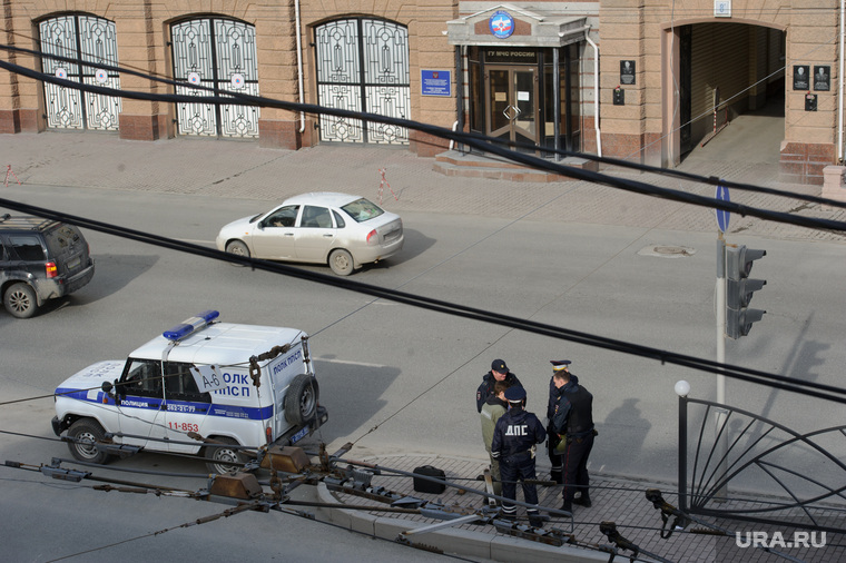 Взрывобезопасность и полиция на улице Карла Либкнехта. Екатеринбург, мчс, улица карла либкнехта, ппс