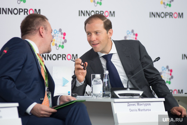 Мантуров рассказал, что не поступил с первого раза в вуз и пошел работать слесарем-сантехником