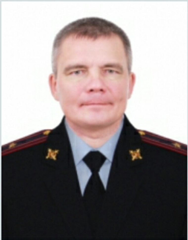 Комбат Сергей Самков после предложения Курбанова сразу же предупредил службу безопасности ГУ МВД