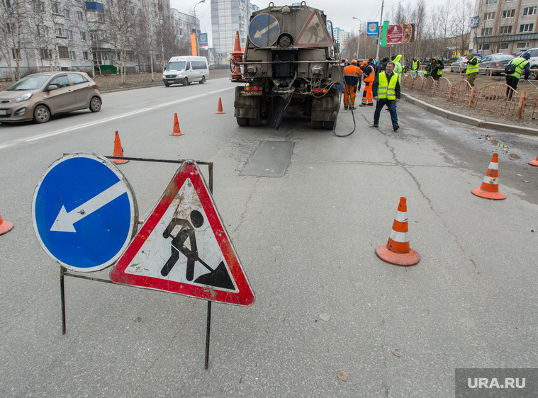 Выездная пресс-конференция главы города Вадима Шувалова по ремонту дорог. Сургут, объезд, дорожная служба, ремонт дороги