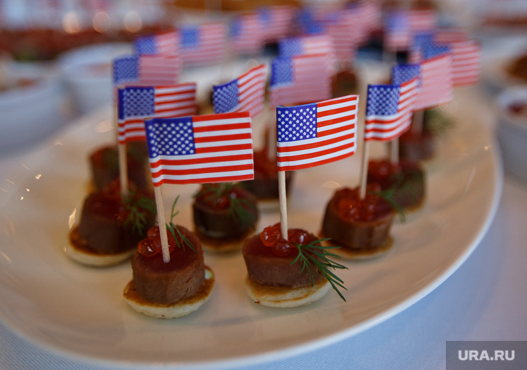 День независимости США в Хаятте. Екатеринбург, закуски, канапе, американский флаг, сша