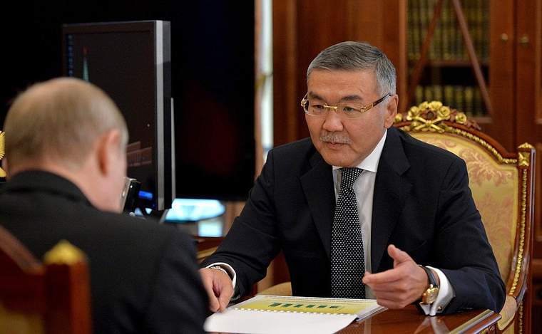 Орлов пообещал решить вопрос с поборами в школах