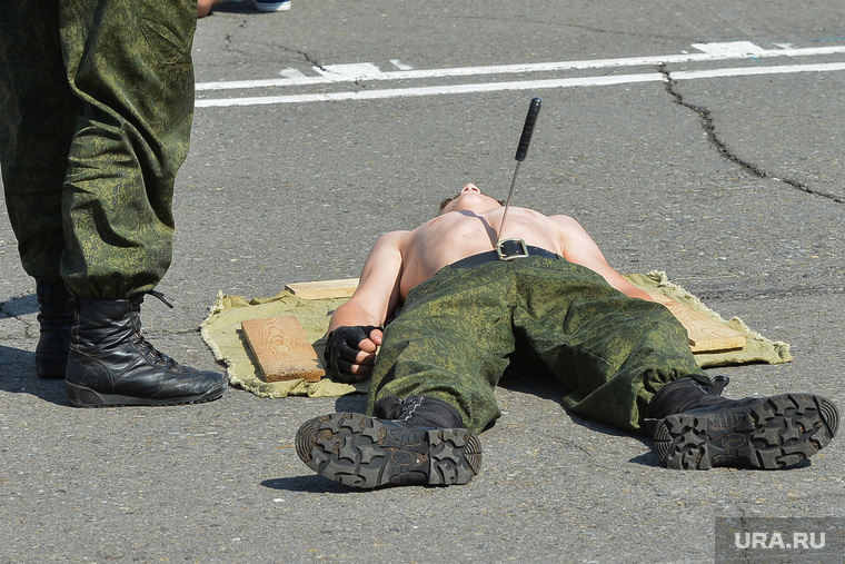 День ВДВ в Челябинске, убийство, армия, показательные выступления
