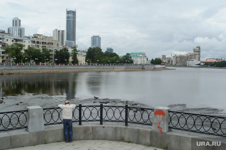 Виды Екатеринбурга, башня исеть, городской пруд, набережная городского пруда, город екатеринбург, плотинка