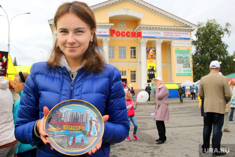 В этом году у курганцев не получится купить на площади сувениры