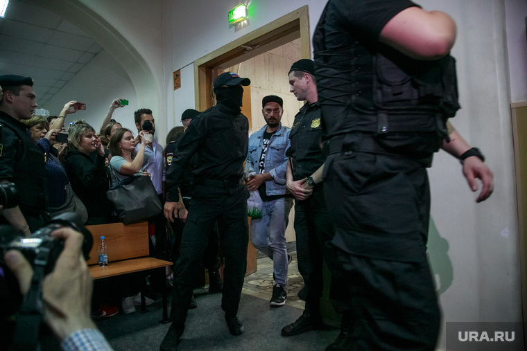 Заседание Басманного суда о вынесении решения о мере пресечения по уголовному делу Кириллу Серебренникову. Москва