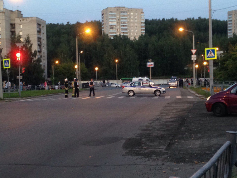 Полиция ограничила движение по мосту