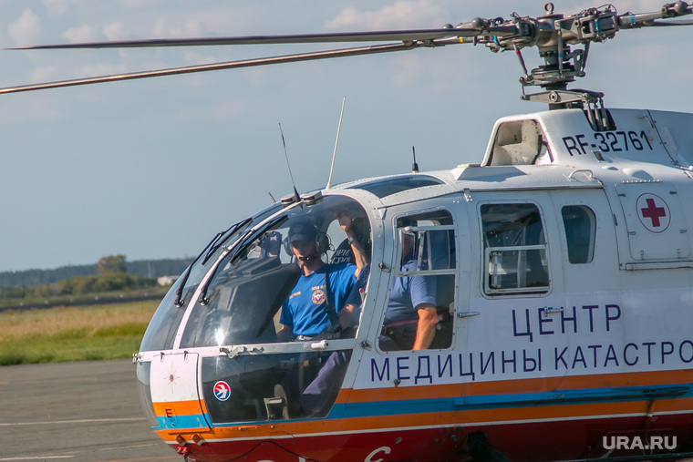 Городской аэропорт. Курган, вертолет мчс, центр медицины катастроф, санавиация