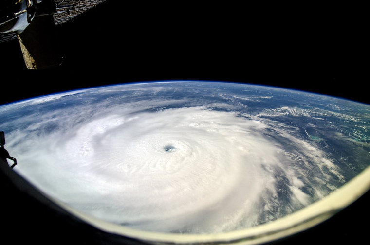 Ураган хорошо виден из космоса