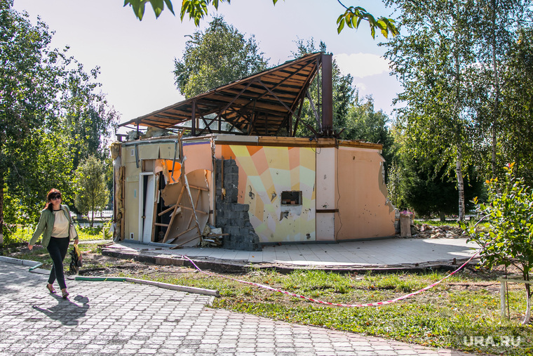 Разное. Курган, городской сад, кафе ялта, разрушенное здание