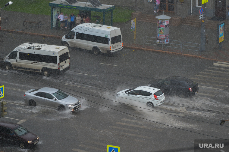 Ливень в Челябинске, погода, авто, остановка общественного транспорта, ливень, климат, дождь