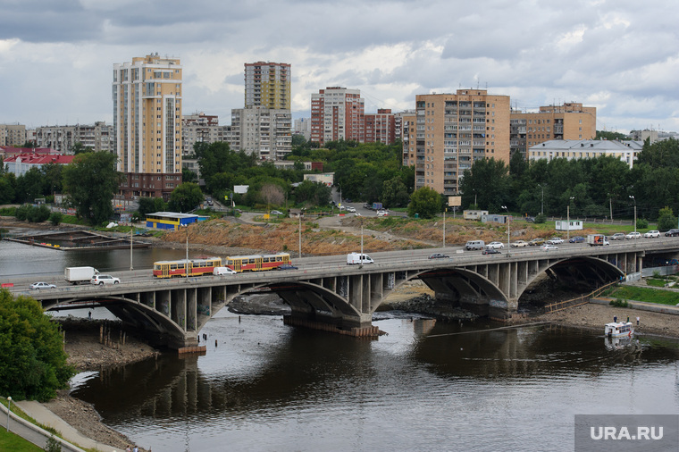 Виды Екатеринбурга, городской пруд, макаровский мост, город екатеринбург, трамвай