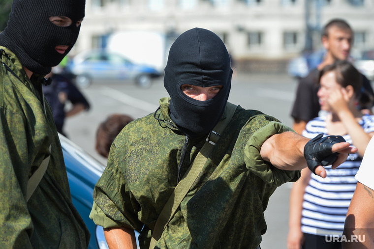 День ВДВ в Челябинске, военные, маски-шоу, росгвардия, спецназ