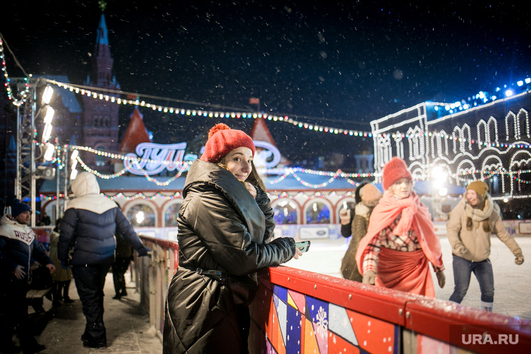 Каток на Красной площади. Москва, каток, зимние забавы, гум, вечерняя москва, иллюминация, новогодняя ярмарка, красная площадь