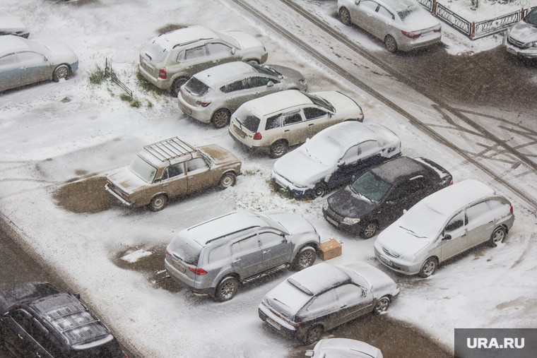 Первый снег. Нижневартовск, зима, погода, первый снег, снег на машине, парковка