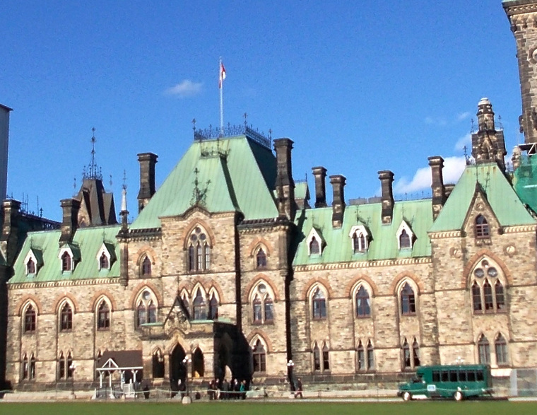 Парламент Канады одобрил "закон Магнитского"